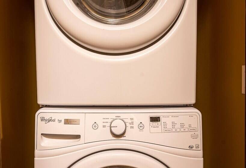 Trapper S Lodge   4 Bd Wgreat View, Private Hot Tub