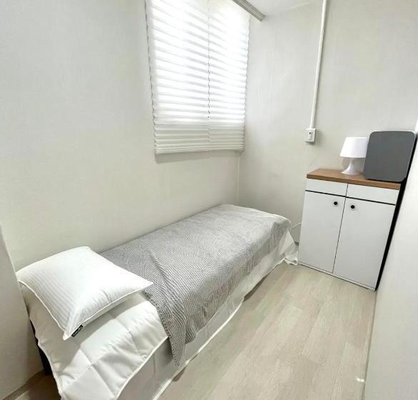 هاستل The Stay Cube House   Female Only