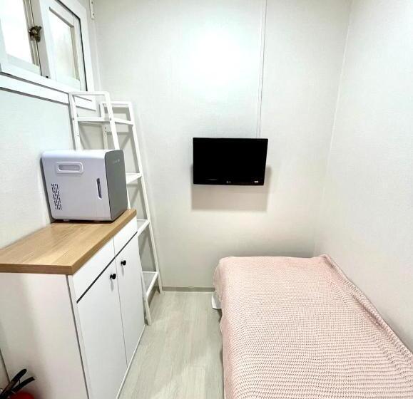 هاستل The Stay Cube House   Female Only