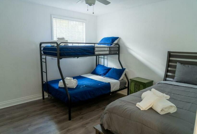 Beautiful Family Home Near Airport, I 10, Shopping