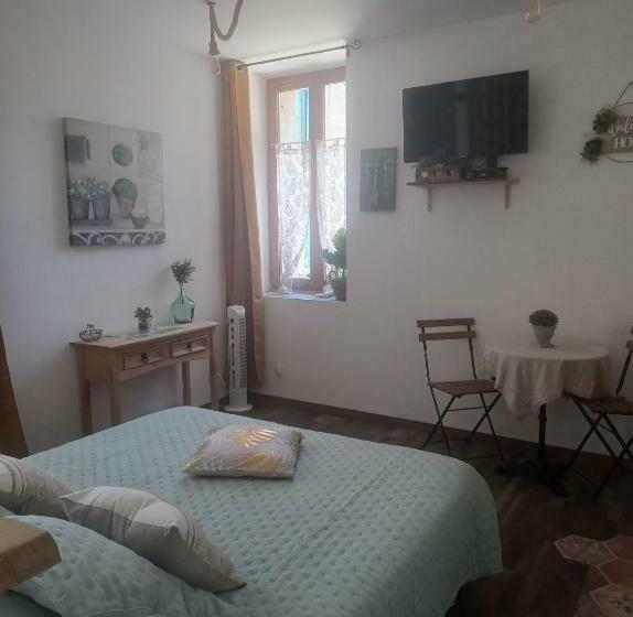 ベッドアンドブレックファースト Chambre D Hôte Au Jardin Le Clos Des Vins D Anges