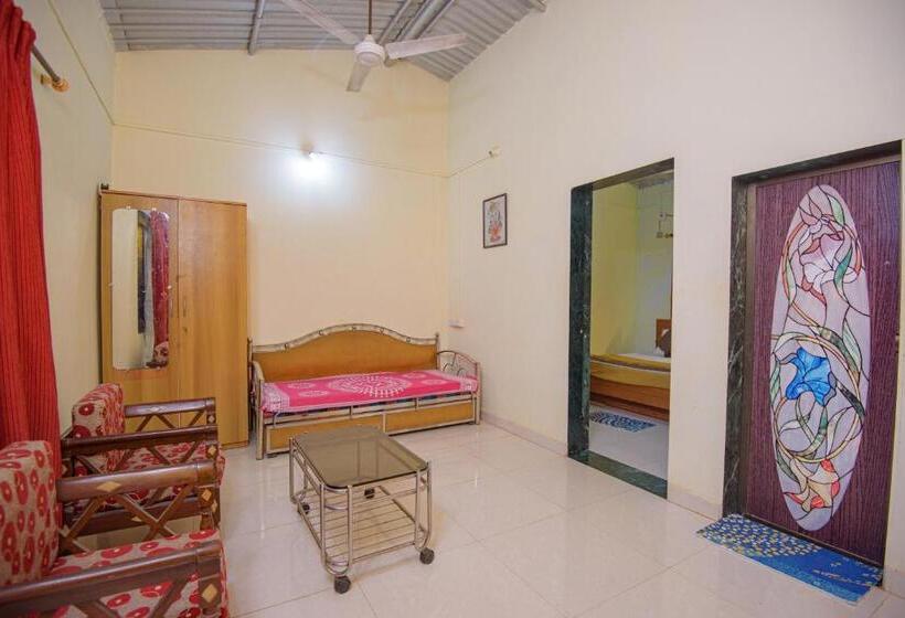 ベッドアンドブレックファースト Prajakta Rest House