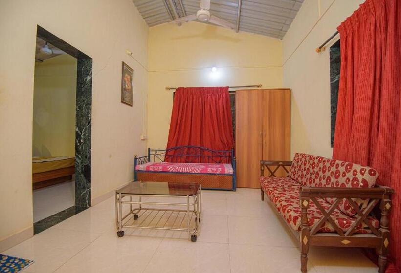 ベッドアンドブレックファースト Prajakta Rest House