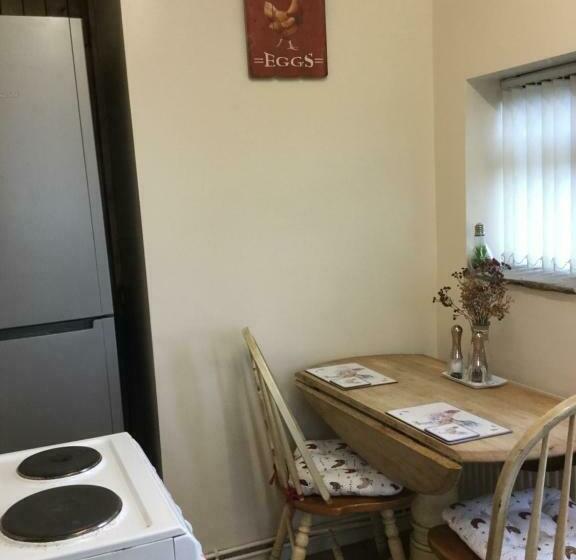 Cosy Rural Cottage Peak District, Pets Welcome