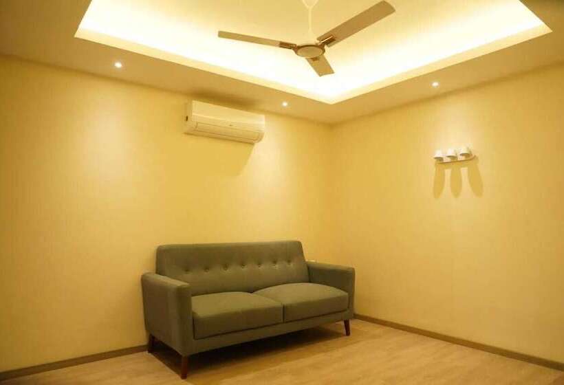 Отель Bekal International