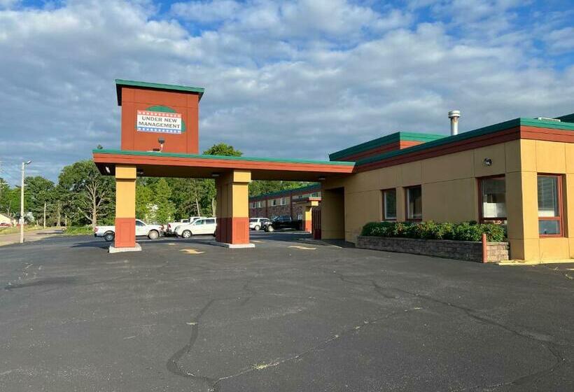 فندق Posh Inn & Suites