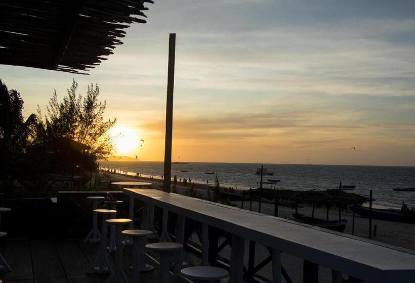 בית מלון כפרי Sunshine Kite Inn