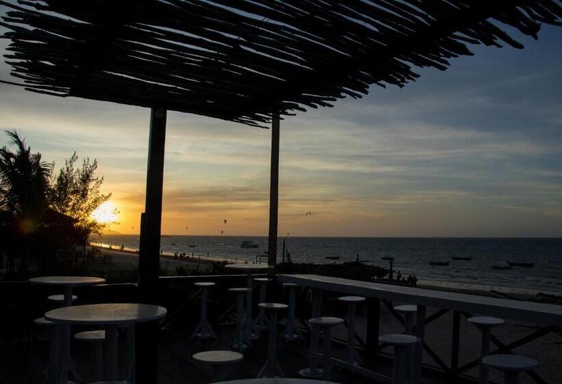 בית מלון כפרי Sunshine Kite Inn