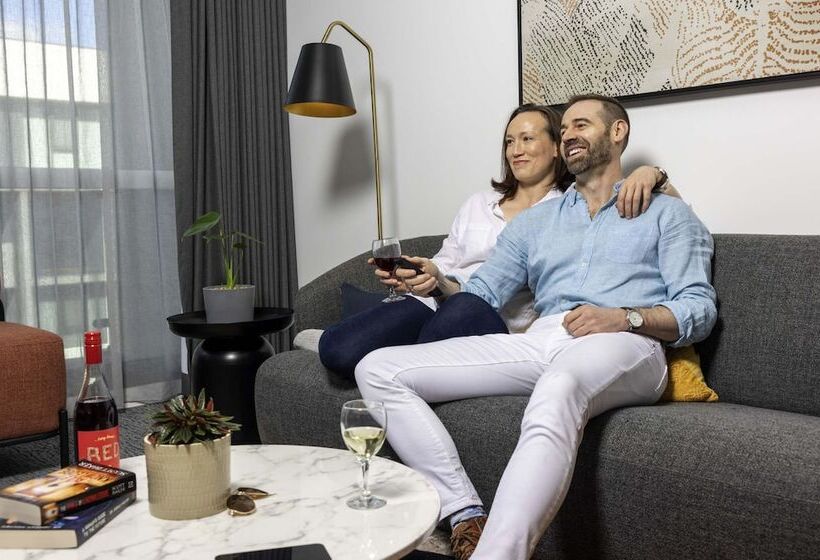 בית מלון כפרי The Sebel Canberra Campbell