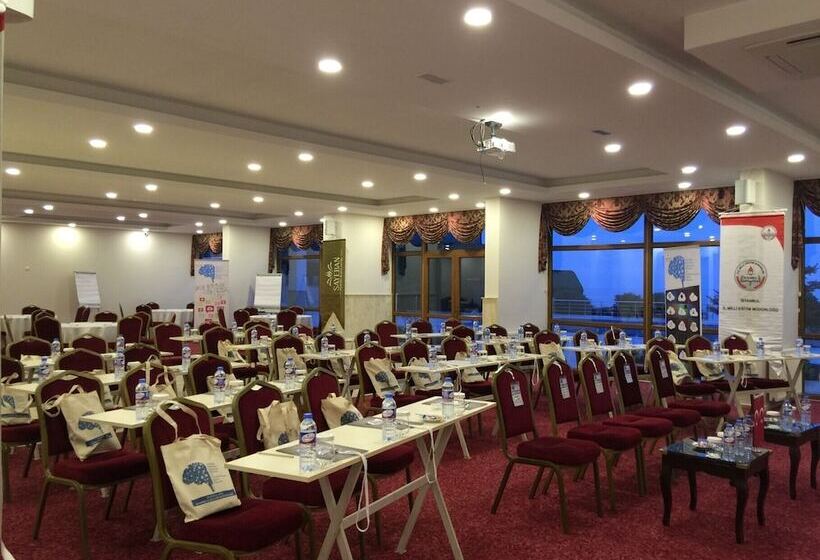 هتل Westport Istanbul Resort & Spa