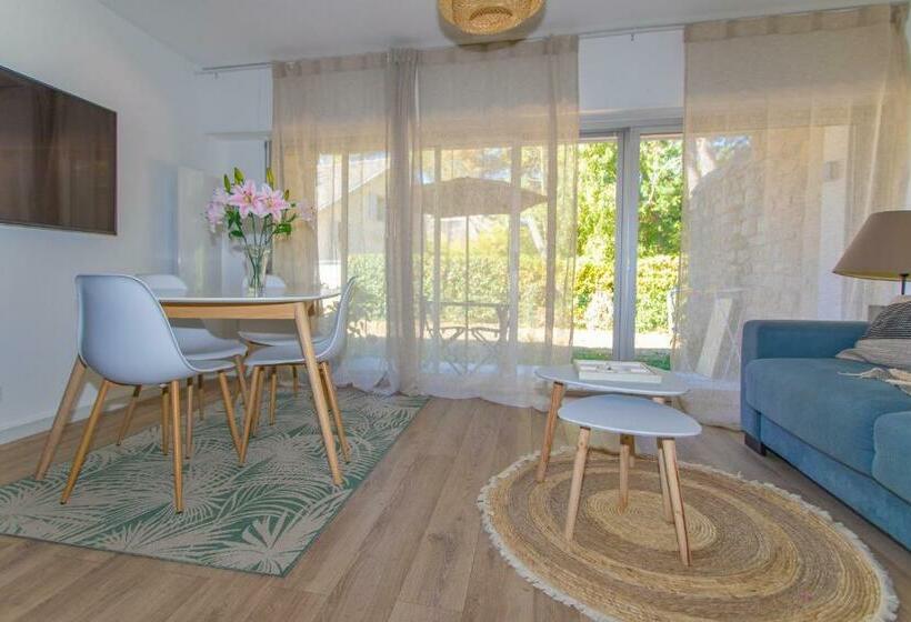 La Naïade   à 300m De La Plage