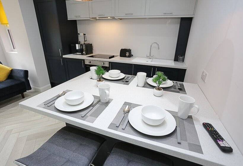 No1 Luxury Service Apartments