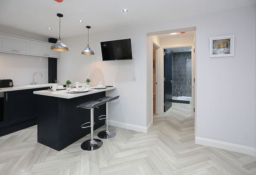 No1 Luxury Service Apartments