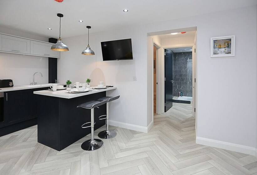 No1 Luxury Service Apartments