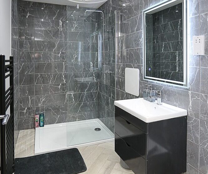 No1 Luxury Service Apartments