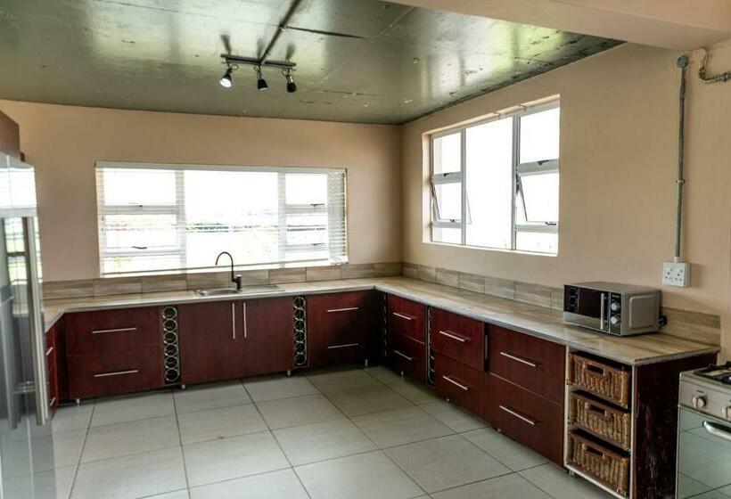 פנסיון 36 Emanzini Villa