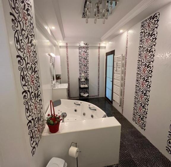 פנסיון Ami Residence Bucharest Airport,therme&free Parking Otopeni