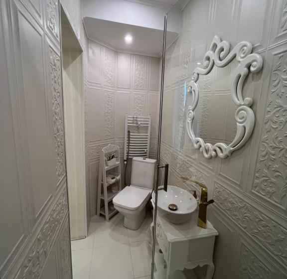 פנסיון Ami Residence Bucharest Airport,therme&free Parking Otopeni