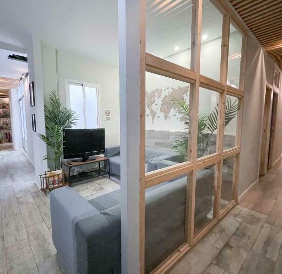 پانسیون Az The Old Town Hostel   Coliving