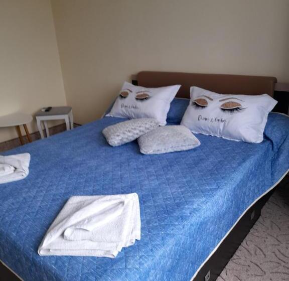 پانسیون Casa Adrian