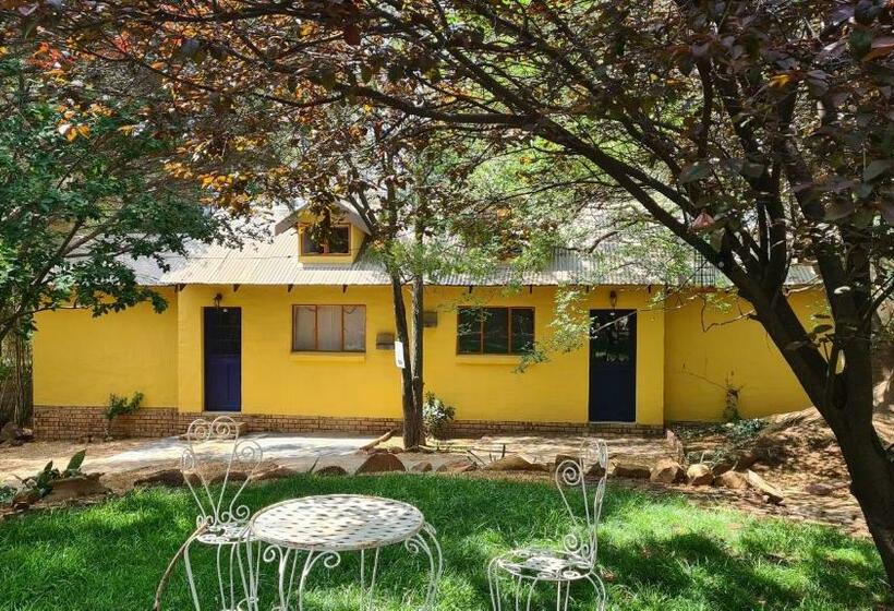 פנסיון Crabapple Cottage