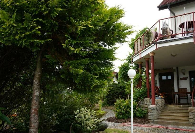 膳宿费 Penzion Hana