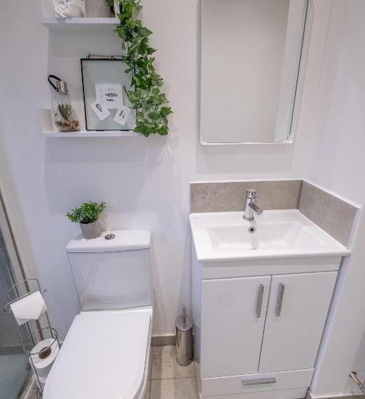 پانسیون Tropicana House