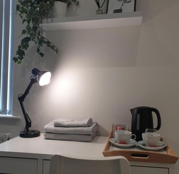 پانسیون Tropicana House