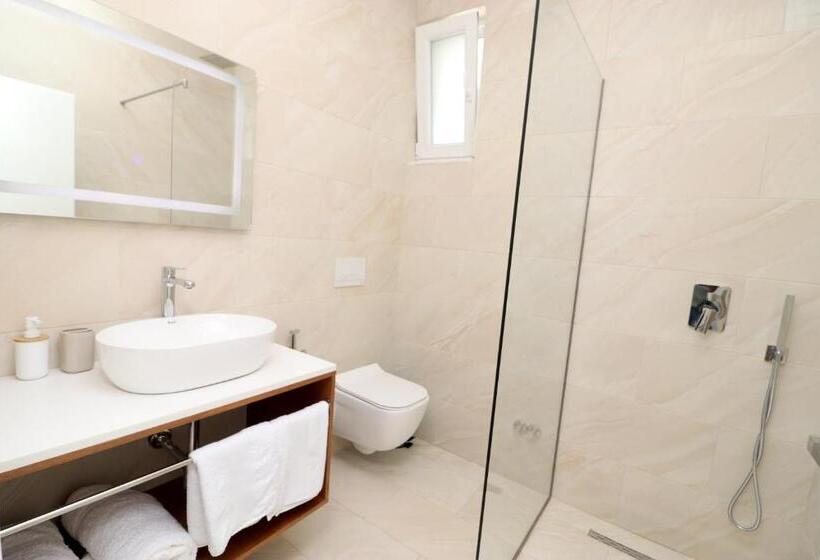 פנסיון Vila Elarad