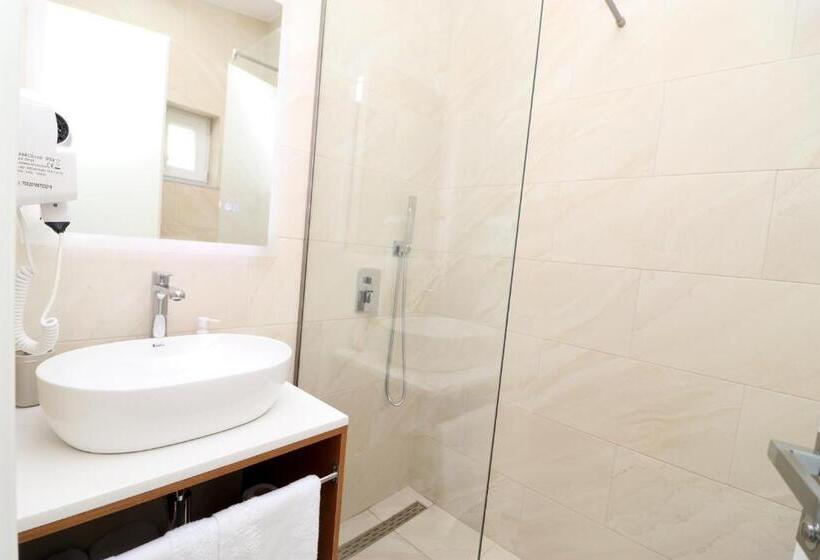 پانسیون Vila Elarad