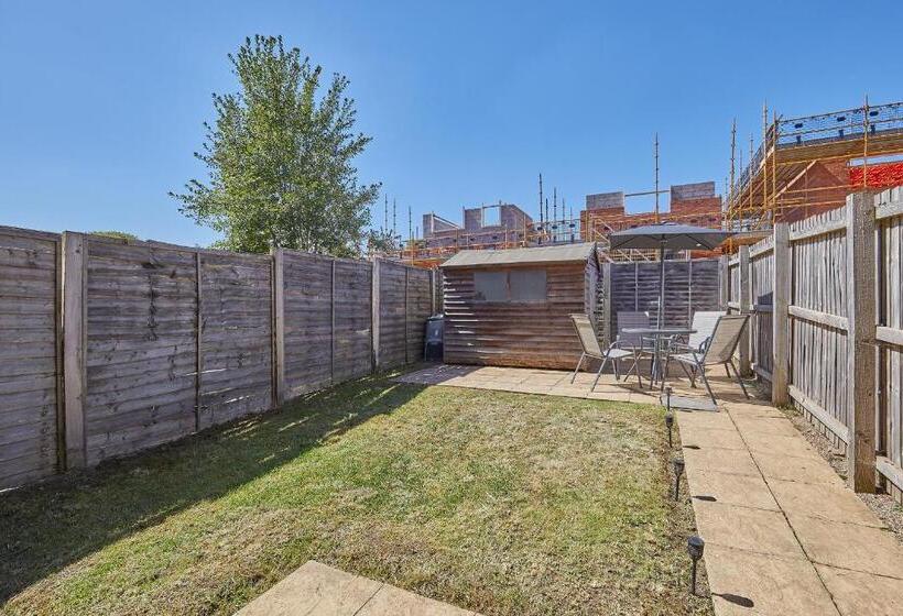 2 Bed Premium House   Driveway Parking   Royal Derby Hospital 3 Mins