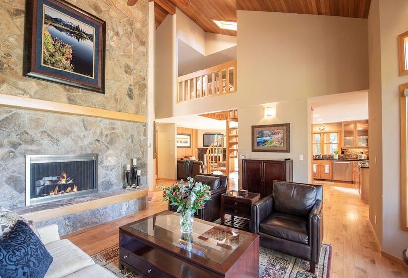 Sunriver By Avantstay Cozy Mountain Home W Indoor Pool And Hot Tub