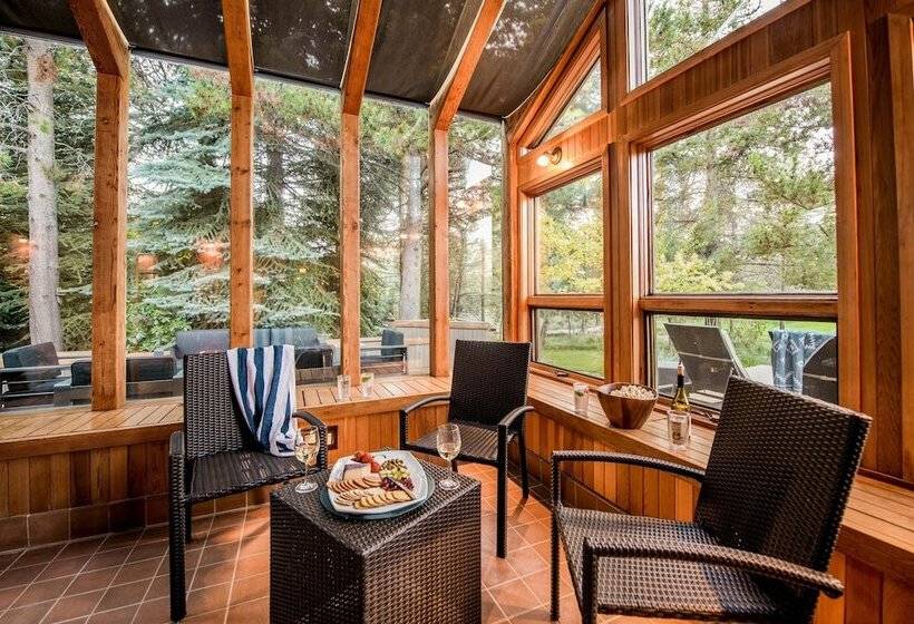 Sunriver By Avantstay Cozy Mountain Home W Indoor Pool And Hot Tub