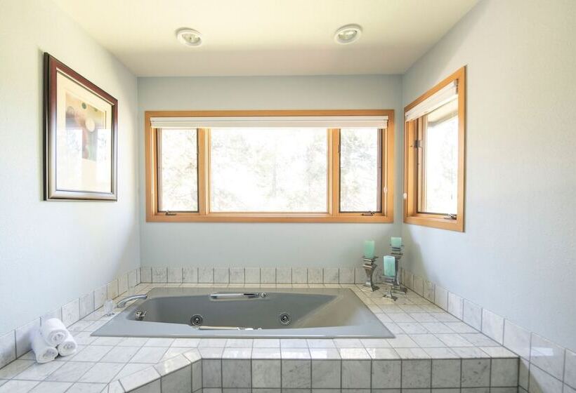 Sunriver By Avantstay Cozy Mountain Home W Indoor Pool And Hot Tub