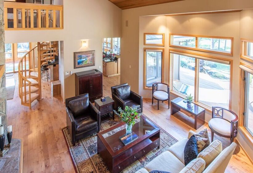 Sunriver By Avantstay Cozy Mountain Home W Indoor Pool And Hot Tub