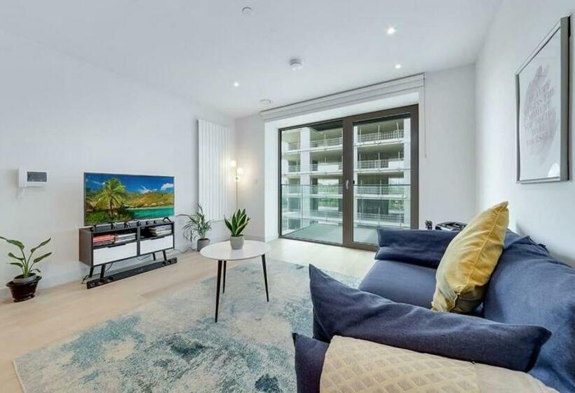 Thames Barrier   Close To Canary Wharf & City Apt