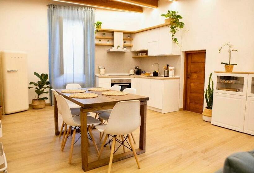 All’ombra Del Campanile