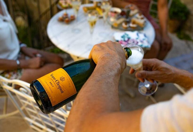 住宿加早餐  Luxueuses Suites & Chambres D Hôtes   Accueil Champagne, Petit Déjeuner   Maison Champagne