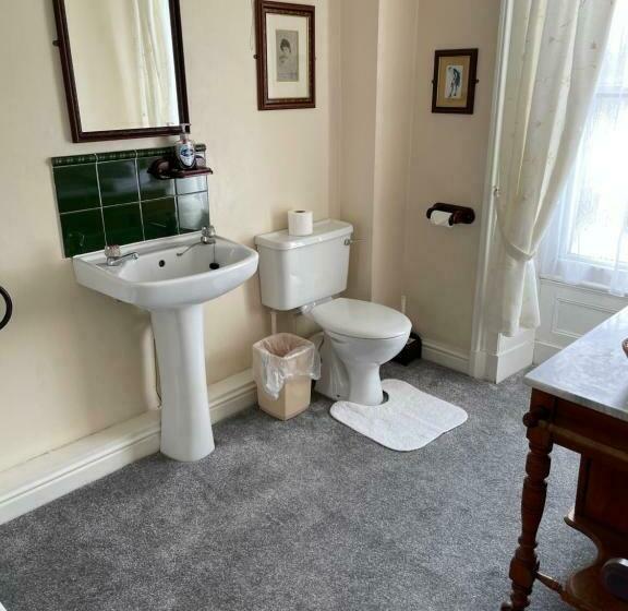 Bed and Breakfast The Penrhos Arms