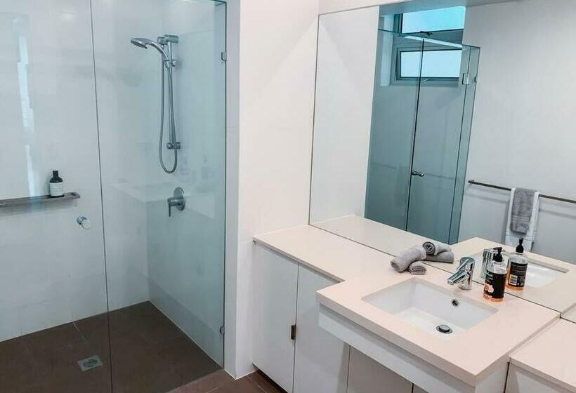 Cabarita Beach 3 Bed Apt Beach Front With Resort Pools & Spa