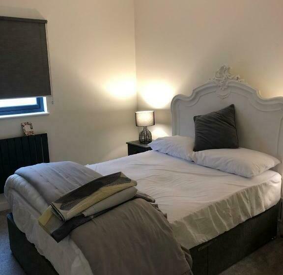 Cambridge Mews Apartments