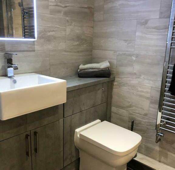 Cambridge Mews Apartments