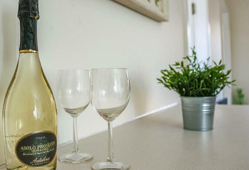 Cambridge Mews Apartments