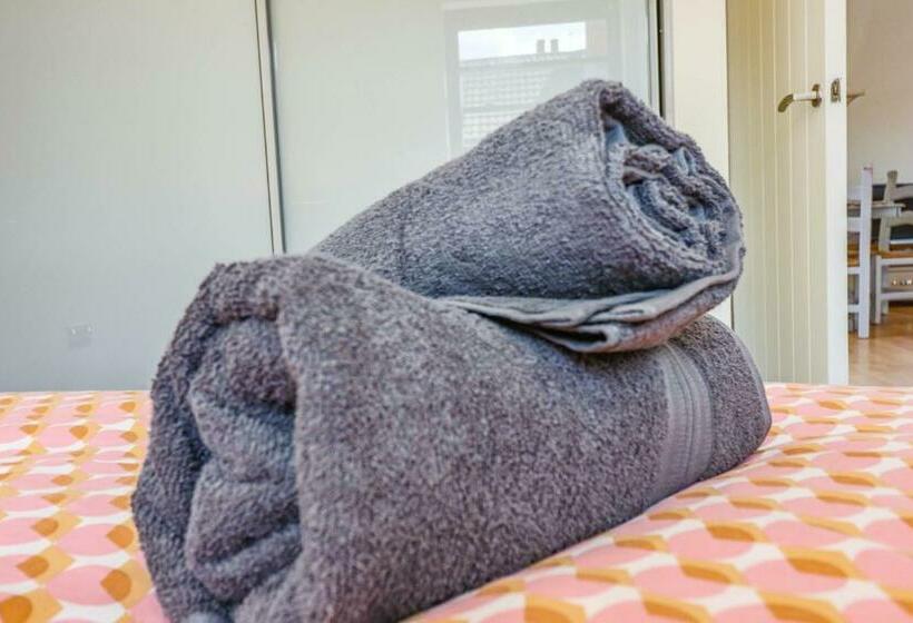 Cambridge Mews Apartments