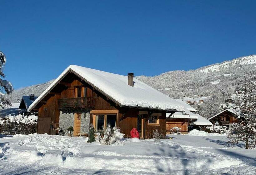 Chalet Rénové Spacieux Près Des Commerces, à 200m Du Village Et Du Lac, Navette Ski Bus Gratuite   F