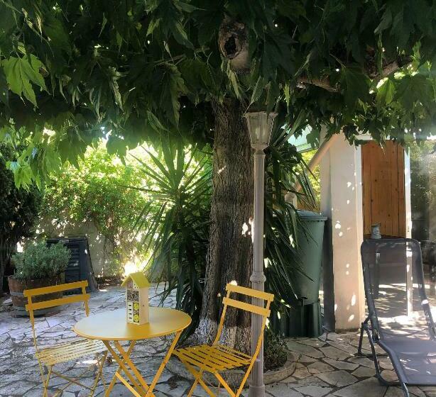 Colors By Reine Du Sud, Proche Des Grands Buffets