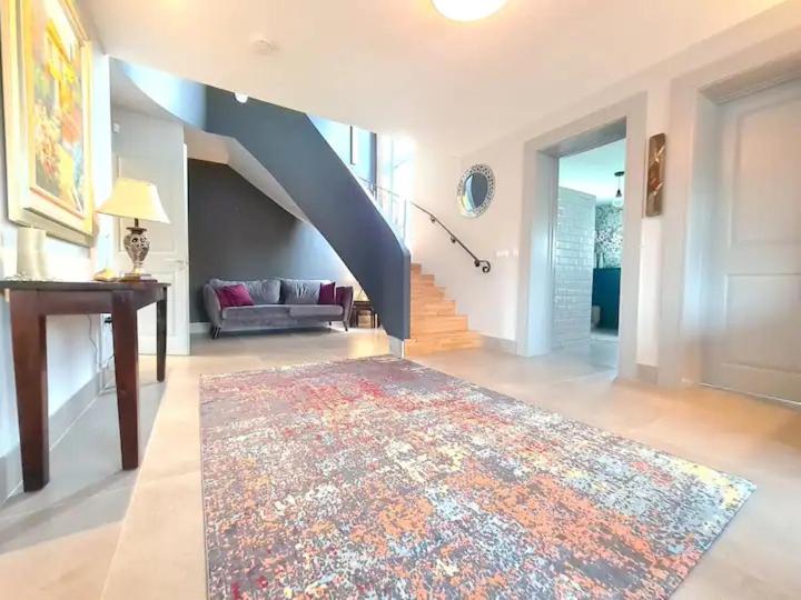 Exquisite Galway City Luxury Home – Sleeps 10