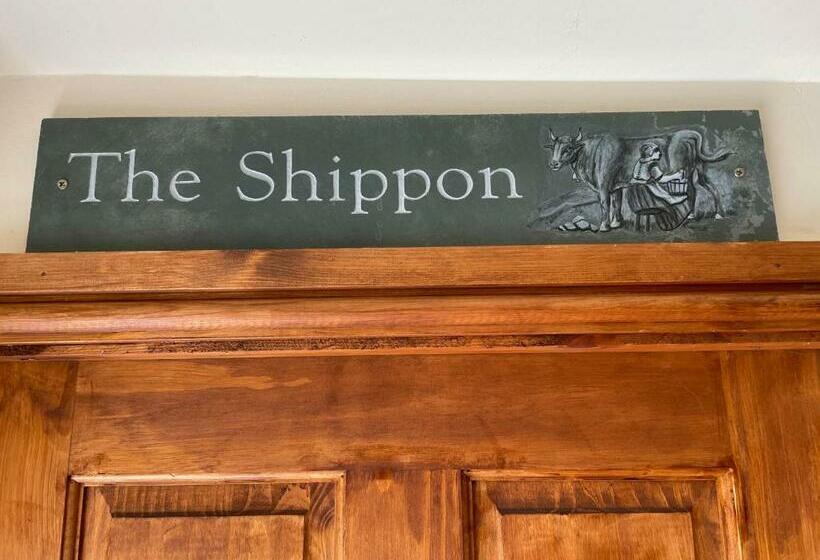 Отель Boujie Barn  Shippon