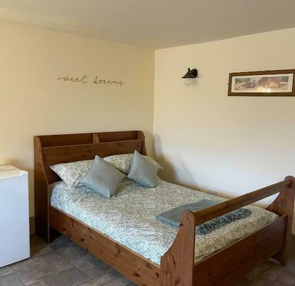 Отель Boujie Barn  Stable