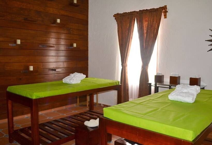 ホテル La Casona Pirámides